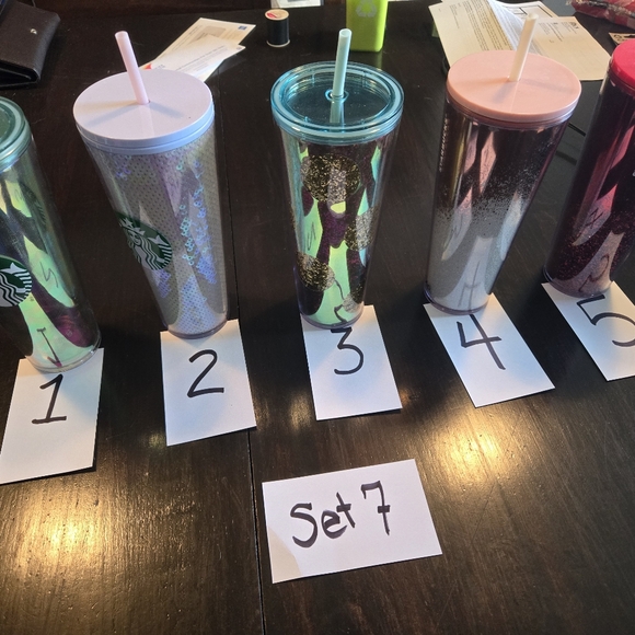 Starbucks cups - Picture 6 of 9